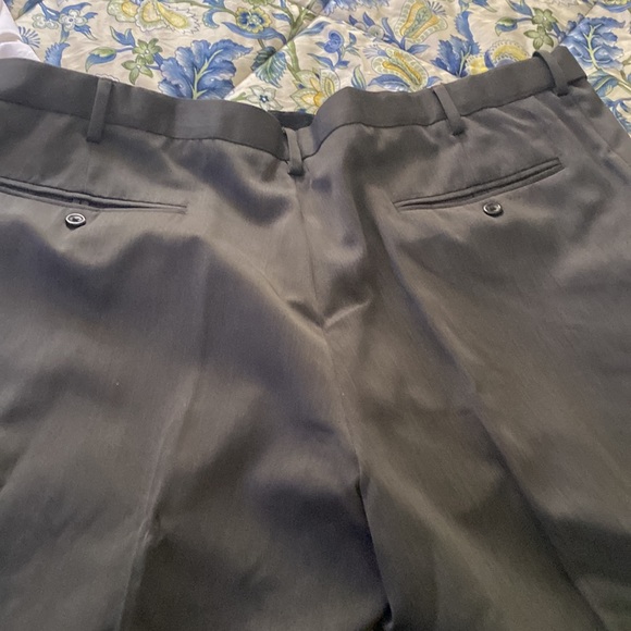 Izod dress pants used like new - Picture 3 of 5